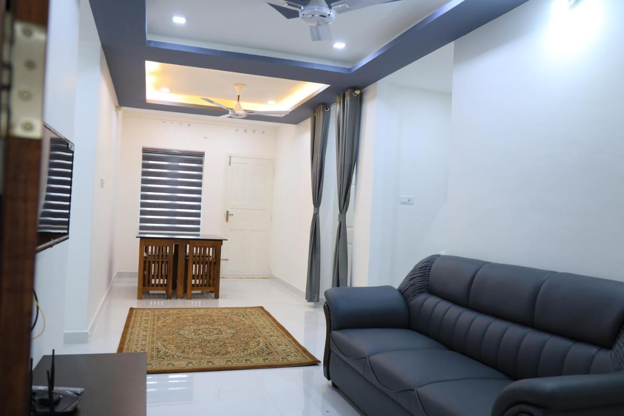 Yelza Hotel And Residence Alwaye Exterior foto